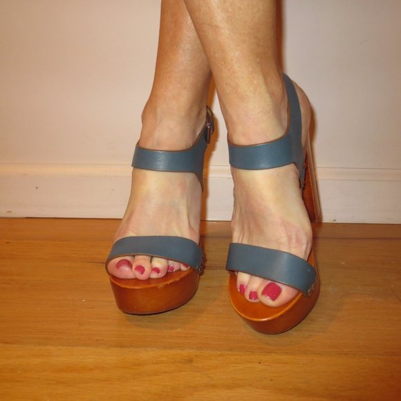 DSQUARED2 Medium Blue Leather Wood Platform High Heeled Sandals - Picture 5 of 9